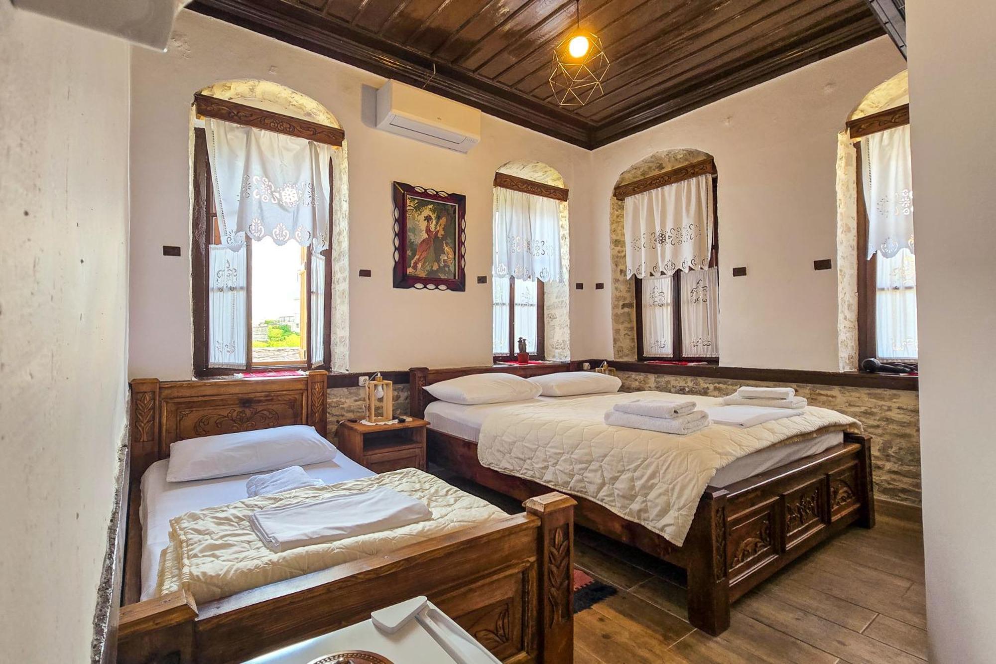 Silver Hill Guesthouse Гирокастра Номер фото