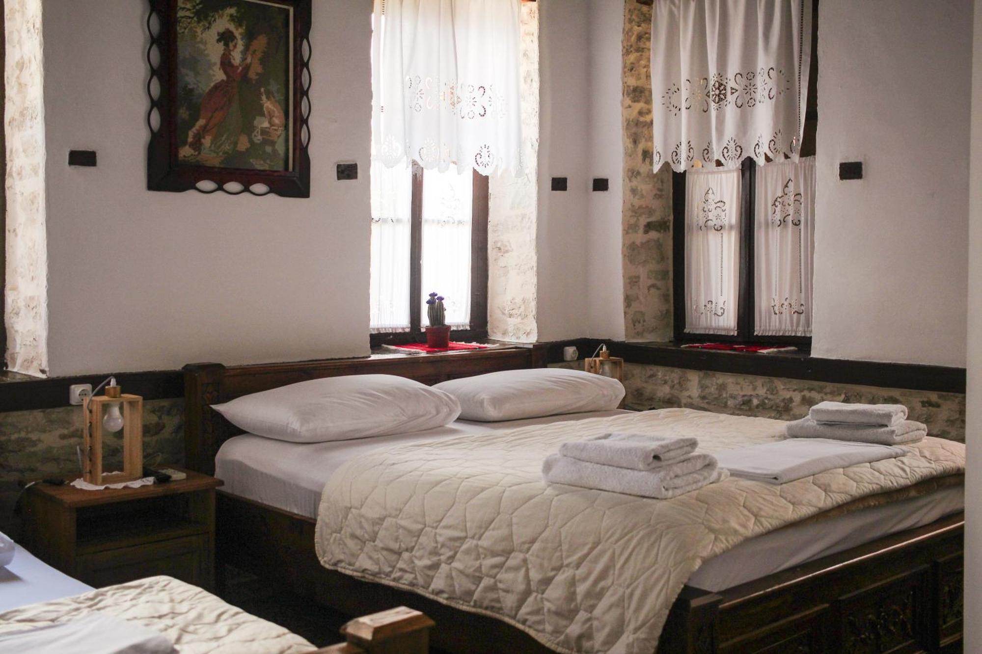 Silver Hill Guesthouse Гирокастра Экстерьер фото